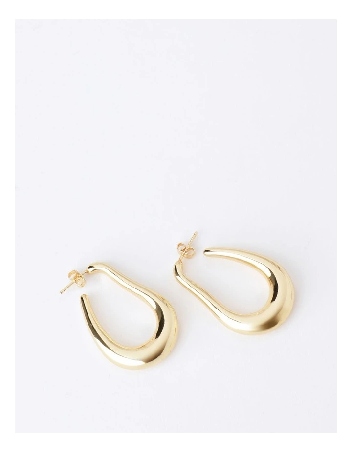 Sculptured Oval Hoop in Gold