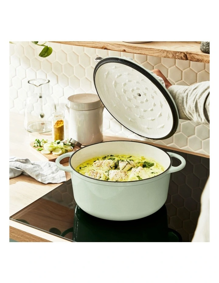 Lov Cast Iron Lichen Stewpot with Lid 25cm/5L in Green