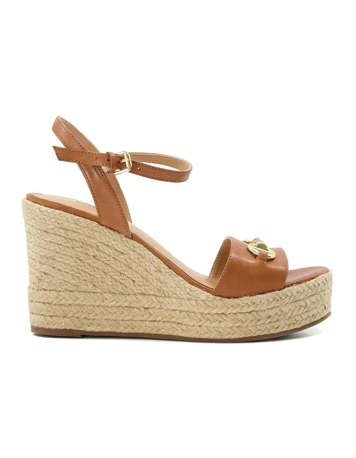 Kai Wedge in Tan