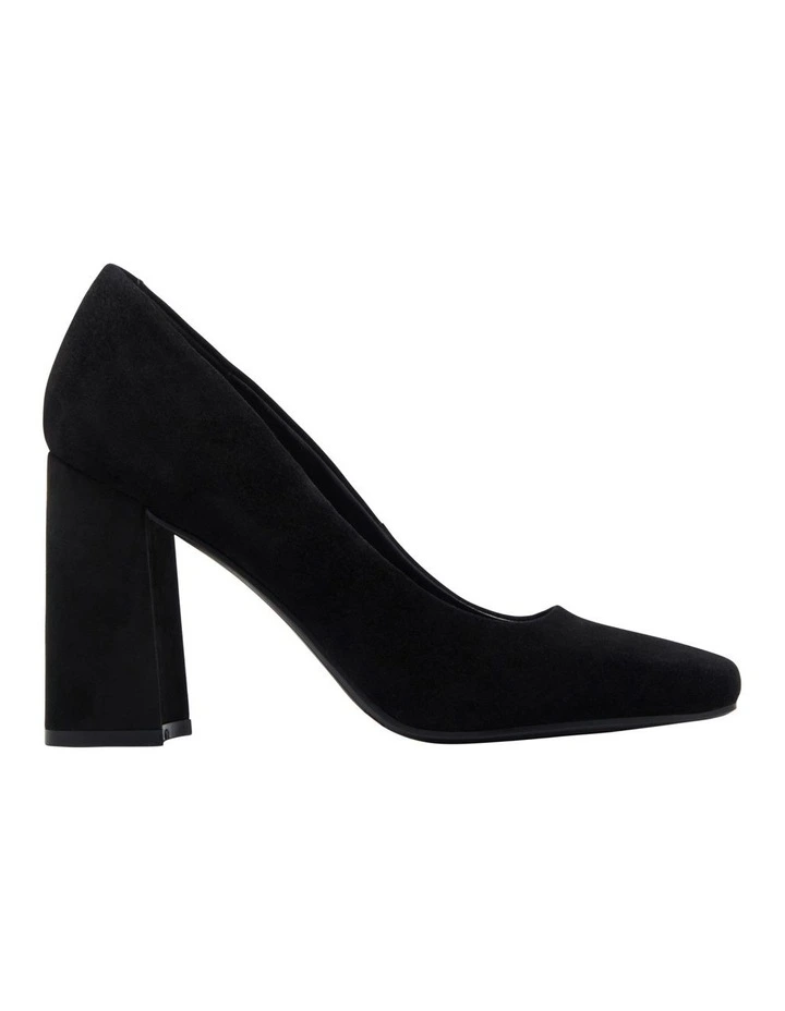 Yolend Pump in Black