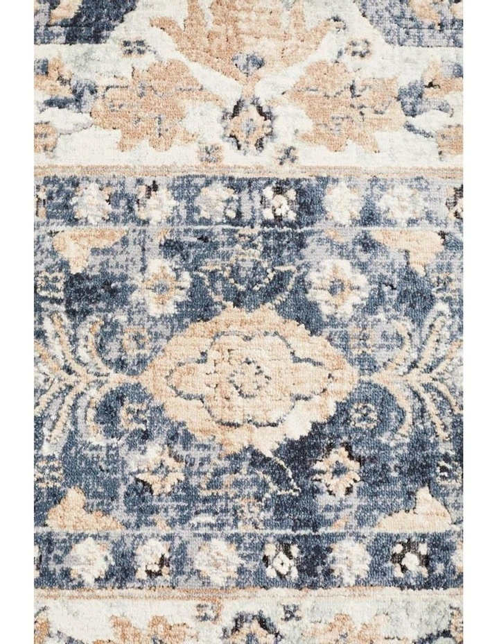 Providence Esquire Brushed Traditional Rug in Multi