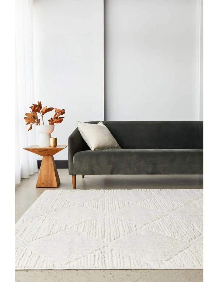 Serenade Shilo Rug in White