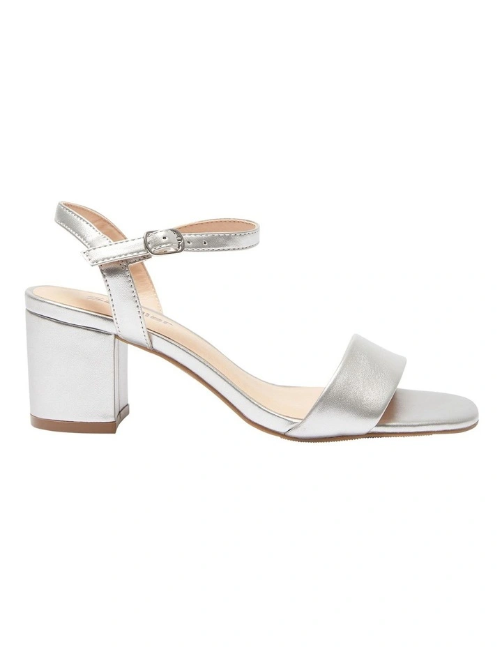 Heather Sandals In Silver Metallic Leather