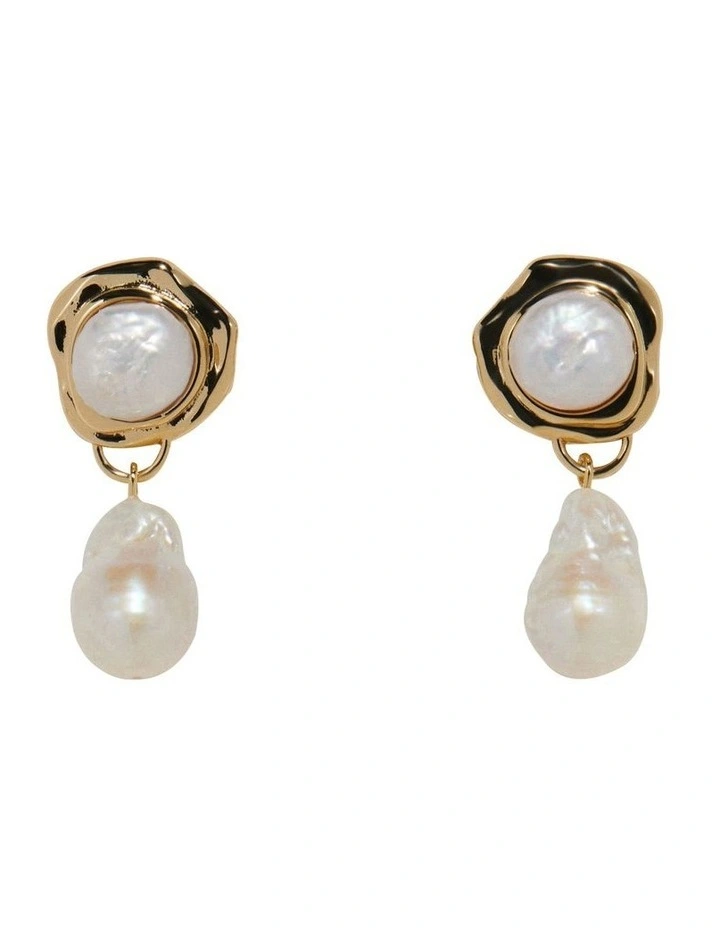 Drop Earring in Pearl