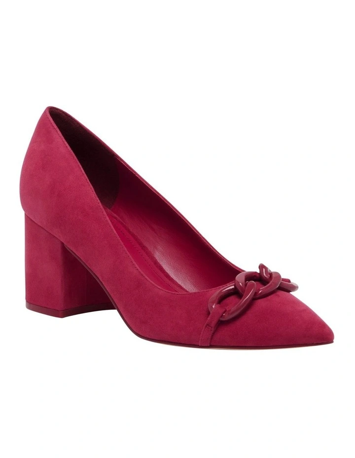 Jezzie Pump in Berry
