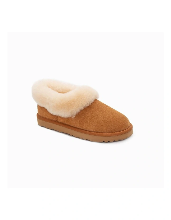 Avery Unisex Premium Sheepskin Suede Slippers in Chestnut
