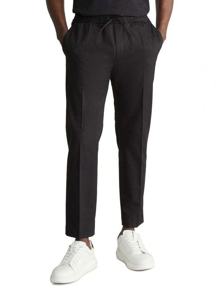Minimal Twill Chino Pant in Black