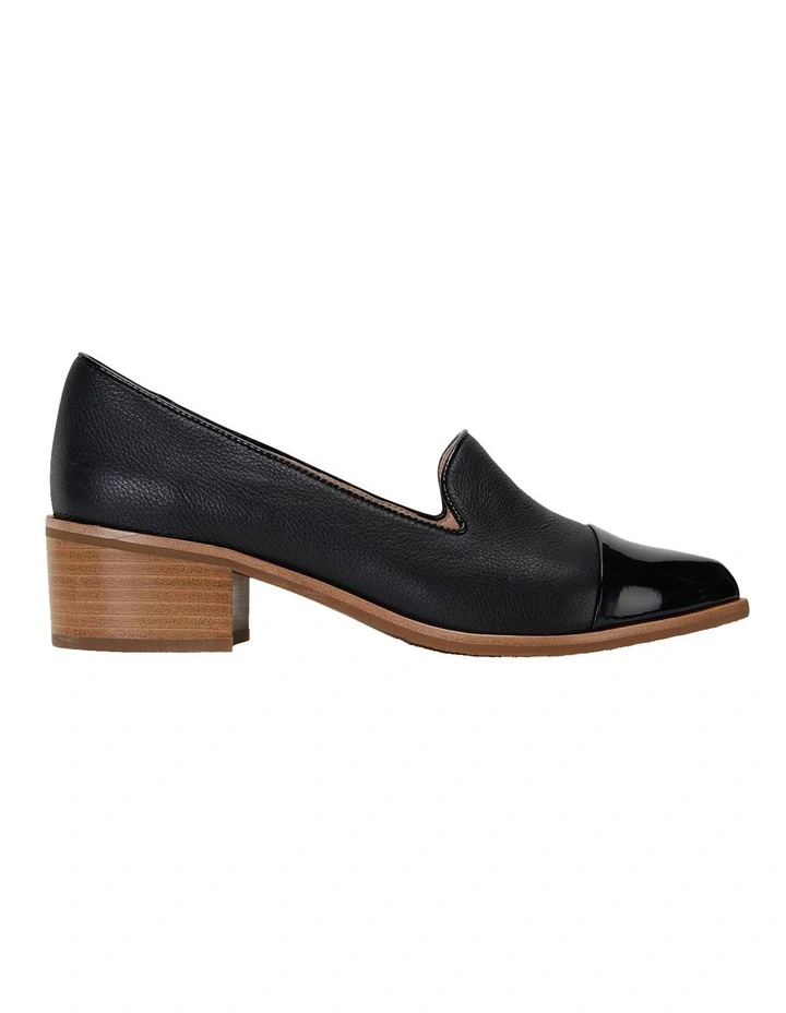Expert Flat Shoes in Black Pat / Leather