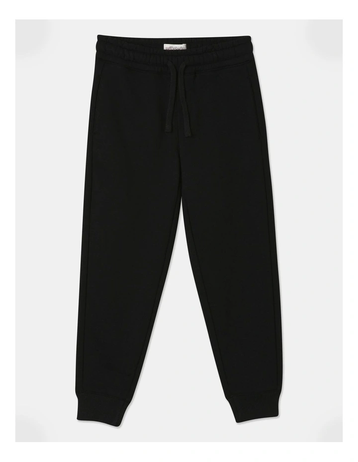 Essentials Trackpant in Black