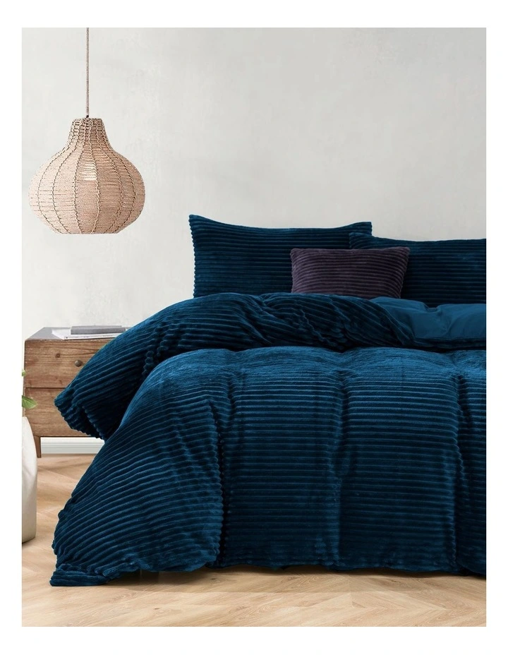 Embossed Teddy Fleece Quilt Cover Set in Teal