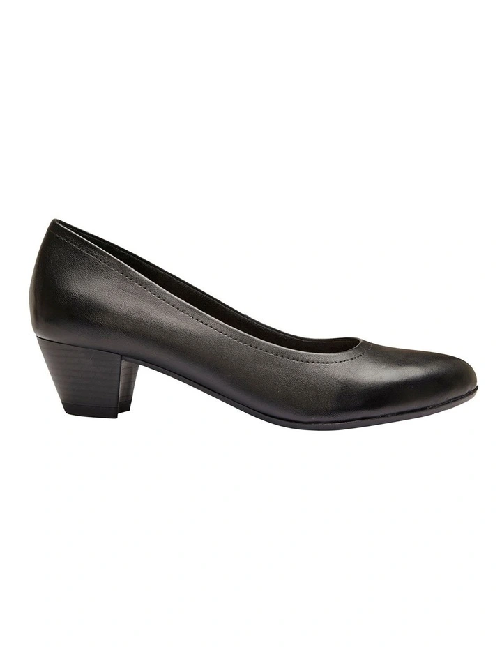 Ollie Heeled Shoes in Black Leather