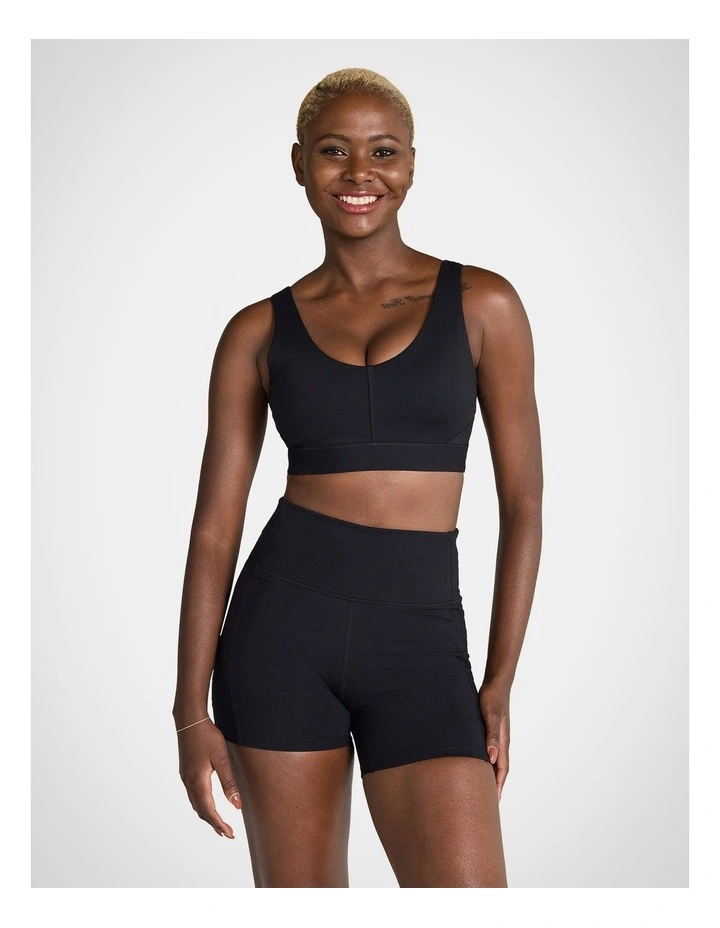 Sculpt Medium Impact Sports Bra in Black