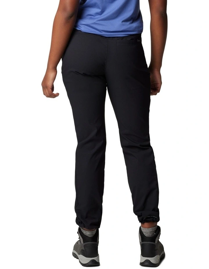 Leslie Falls Lightweight Stretch Active Pants in Black