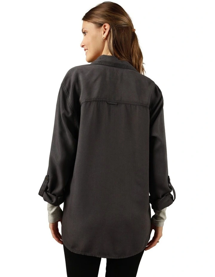 Long-Sleeve Button-Up Shirt in Black
