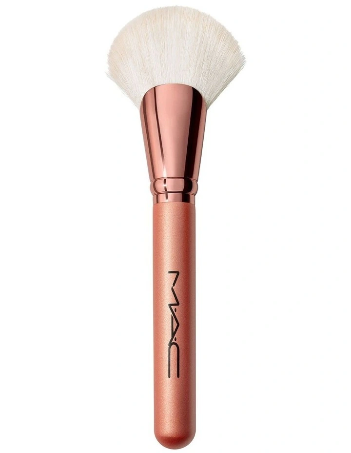 143S Bronzer Fan Brush