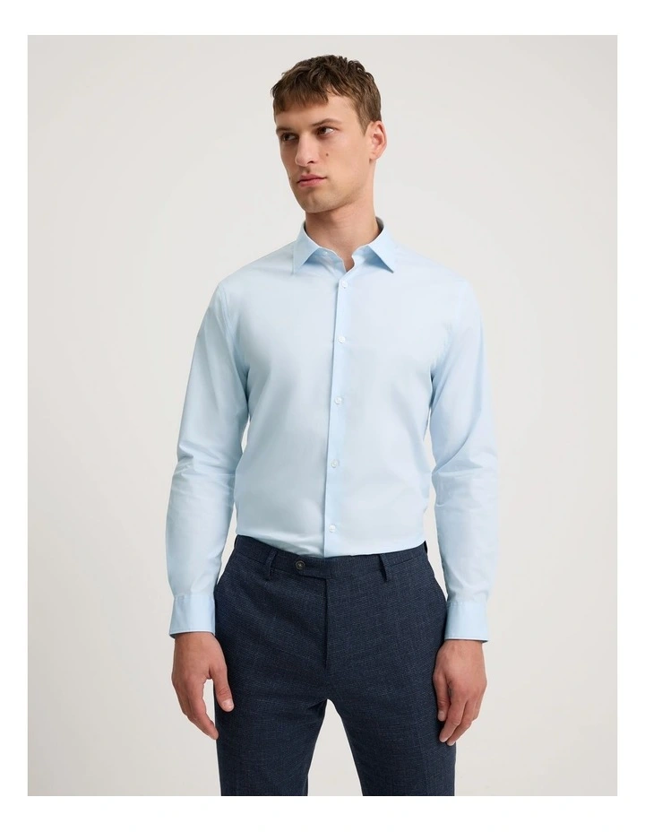 Tailored Fit Poplin Stretch Shirt in Pale Blue