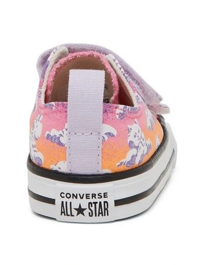 Chuck Taylor All Star 2V Cloud Gazer Infant Sneakers in Pink