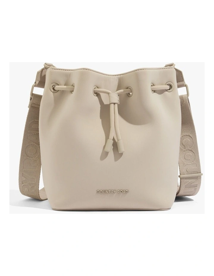Bucket Bag in Camel
