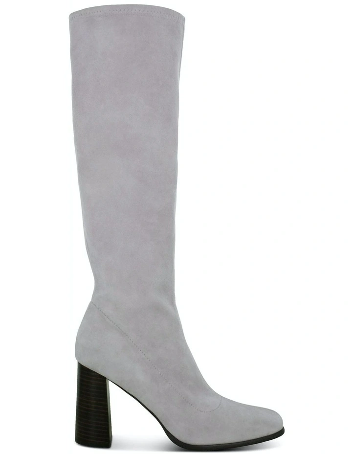 Zaffron Knee High Boots in Purple
