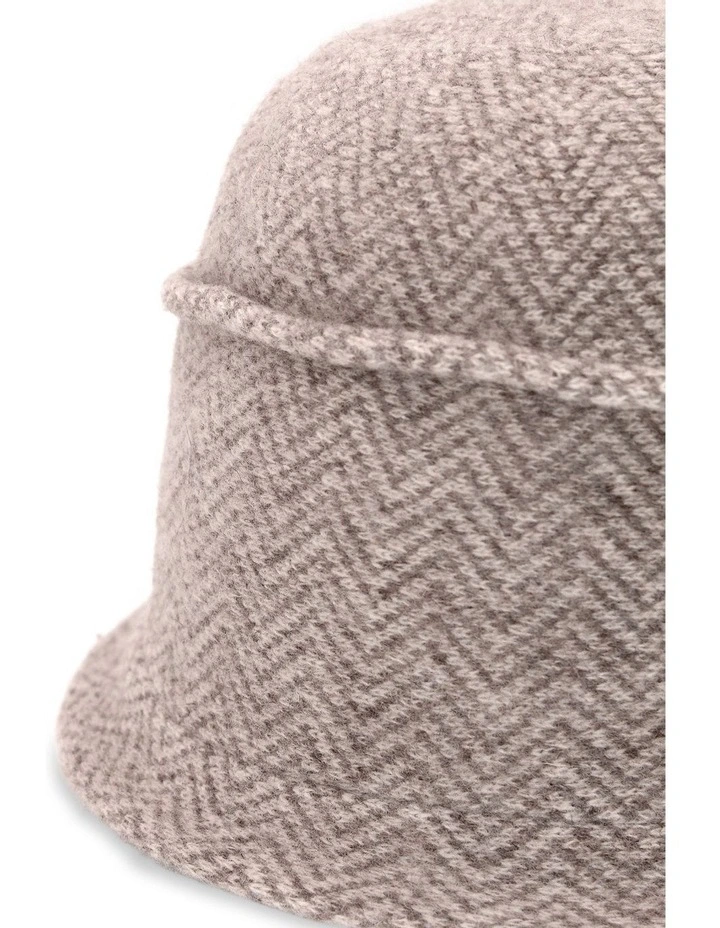Claire Woolen Pull On Hat in Sand
