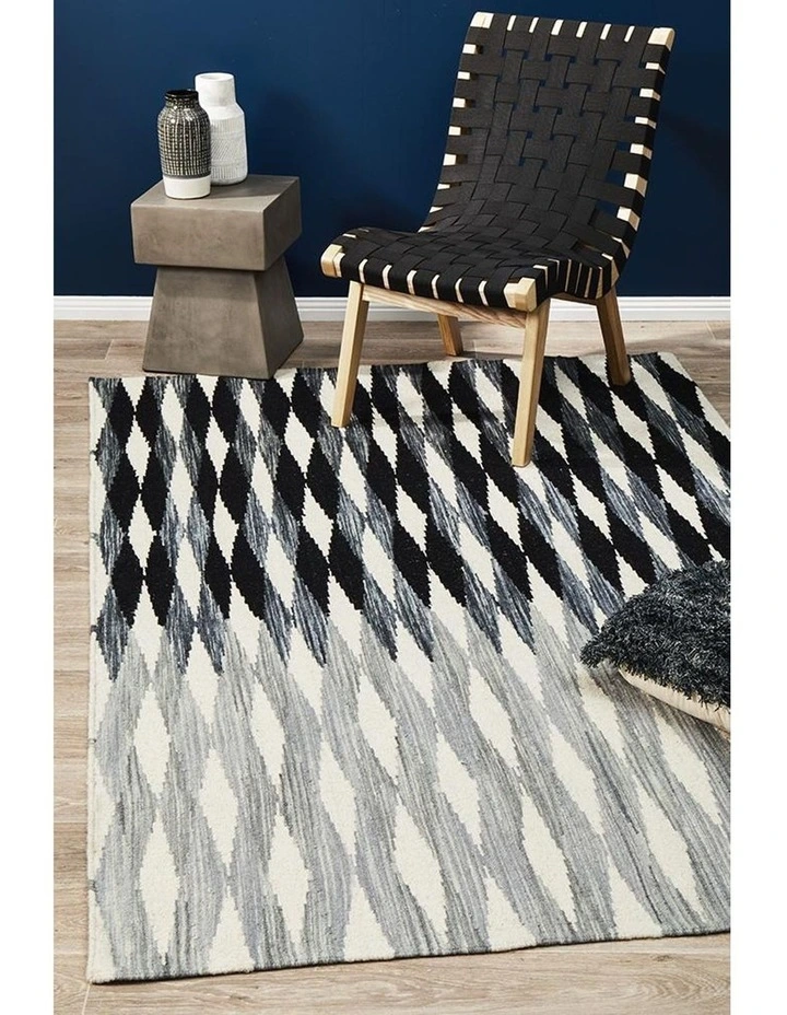 Studio Frida Uber Gradient Rug Black Grey White