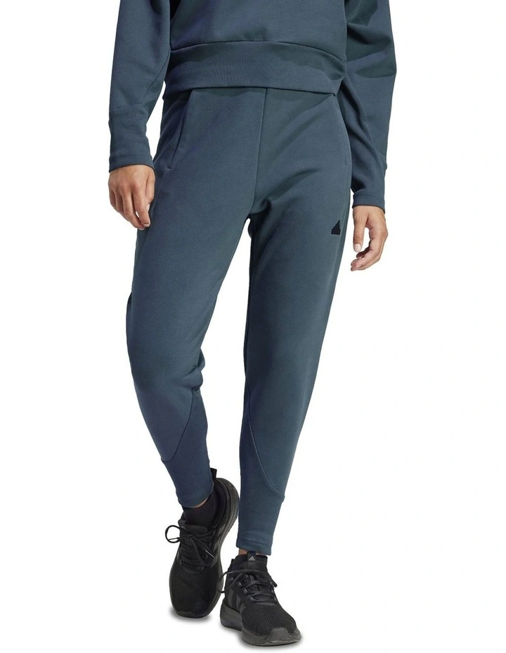 Z.N.E. Winterized Tracksuit Bottoms in Legend Ivy