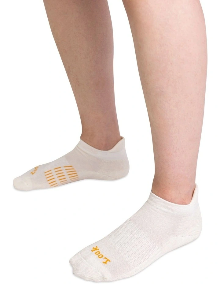 Active Ankle Socks in Snow