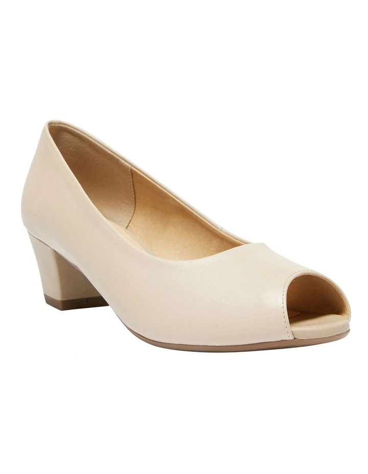 Hilary Heeled Shoes in Nude Leather