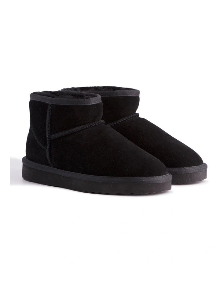 Women Short Sheepskin Ankle UGG Boot Black