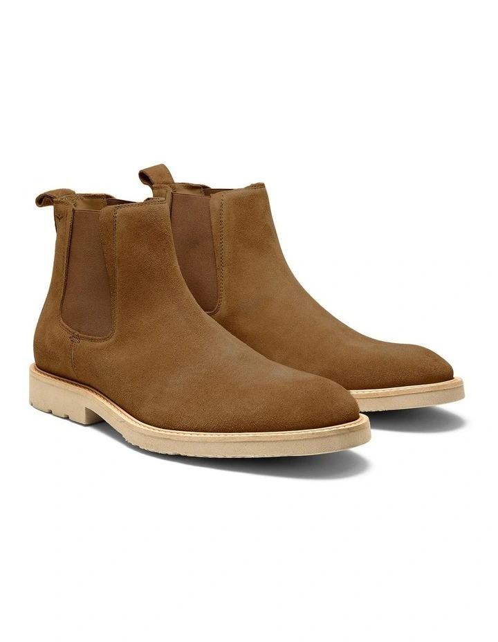 Lesnar Suede Chelsea Boots in Cognac
