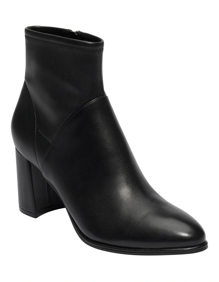Drins Ankle Boot in Black Leather