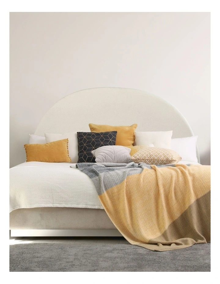 Newark Curved Bead Head in Cream