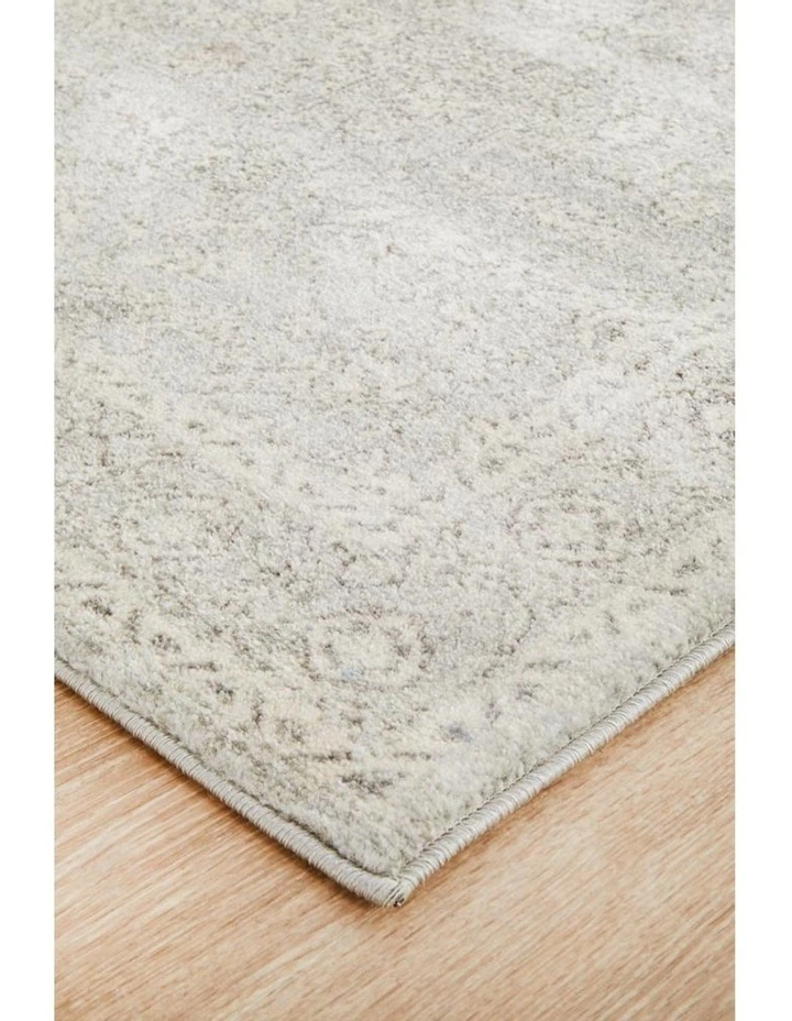 Evoke Silver Flower Transitional Runner Rug