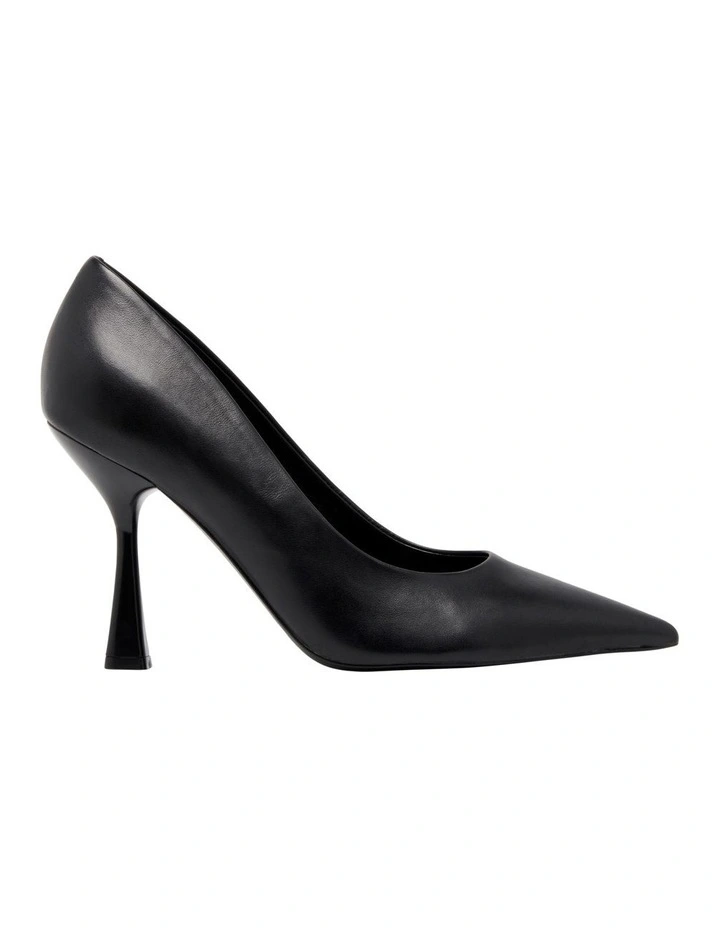 Ravens Pump in Black