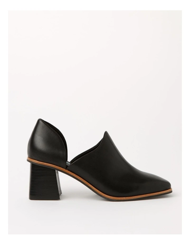 Gracie Heeled Shoes in Black Leather
