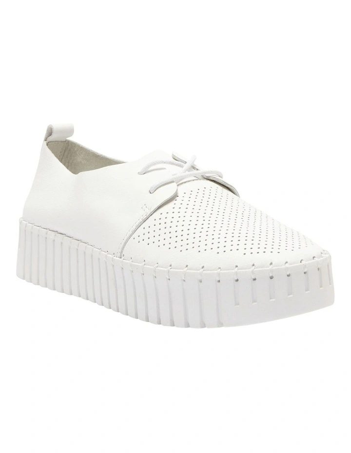 Central Sneakers in White Leather