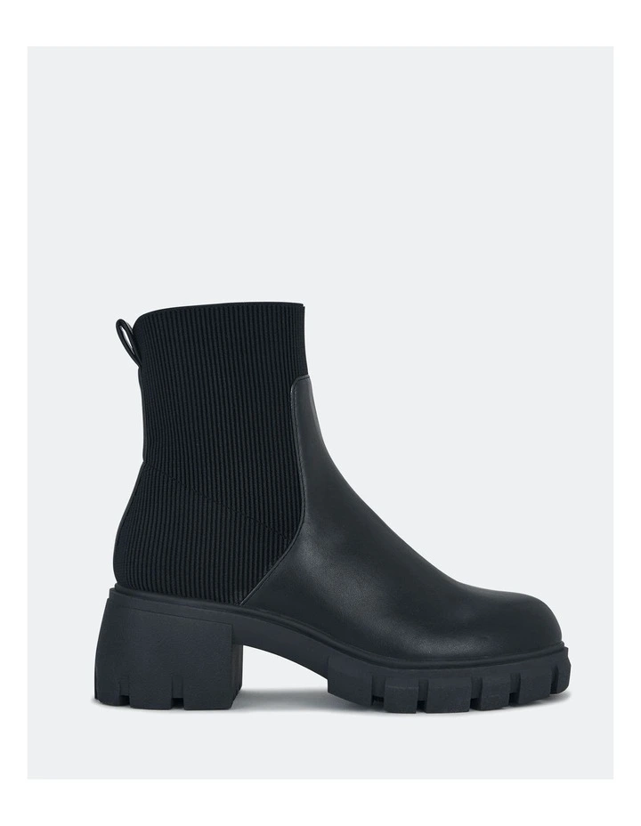 Dobie Ankle Boot in Black