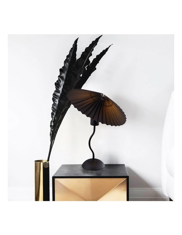 Piairie Table Lamp in Black