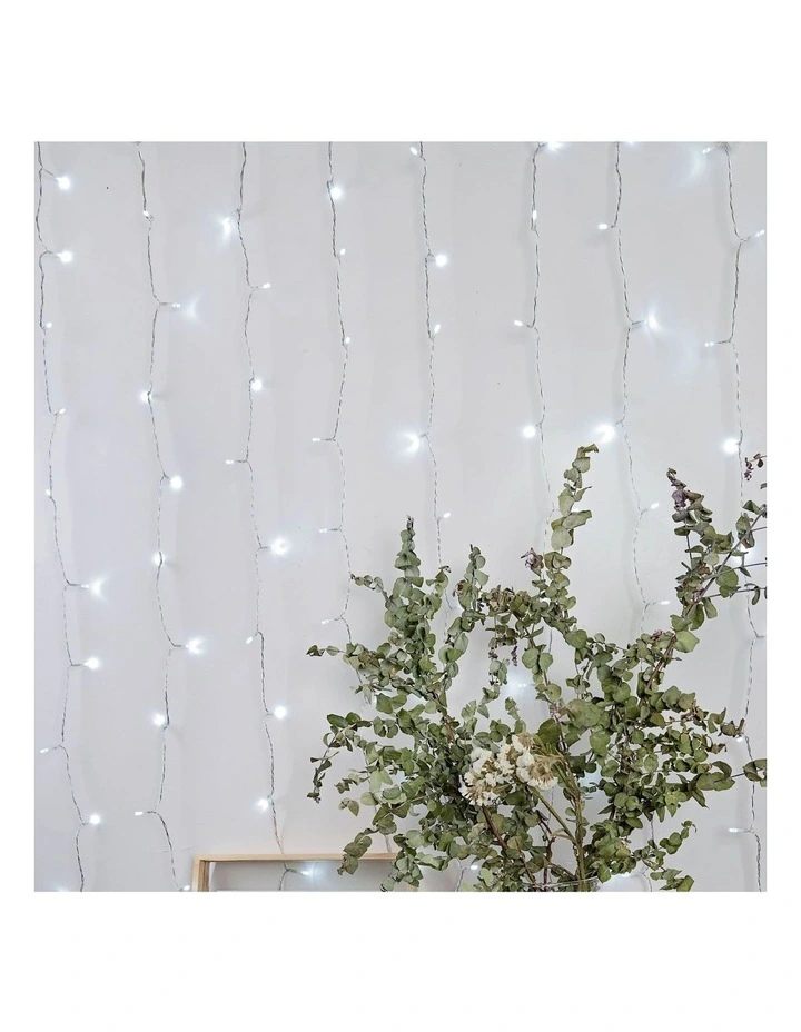 Solar Powered 160 LED Curtain Light