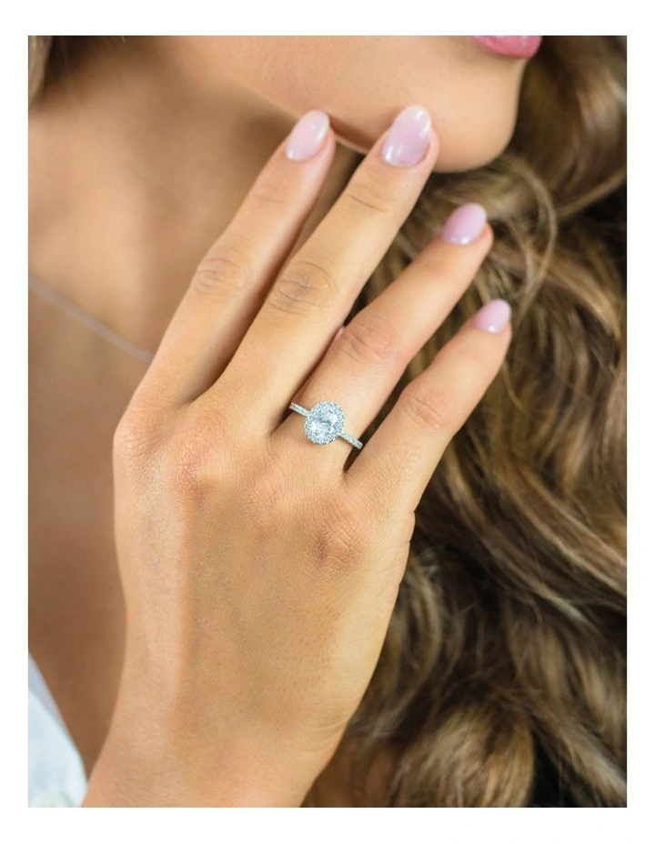 Oval Halo Ring in Silver