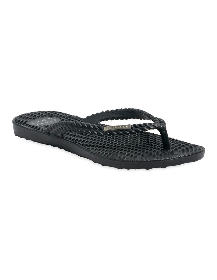 Kick Back Solid Thongs in Black