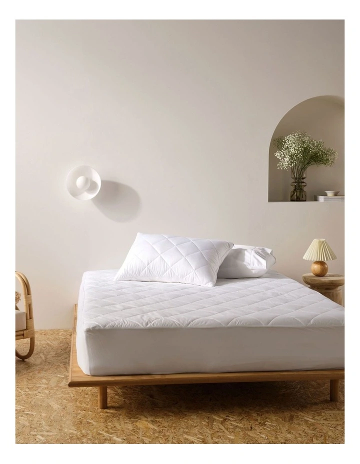 Bamboo Mattress Protector in White