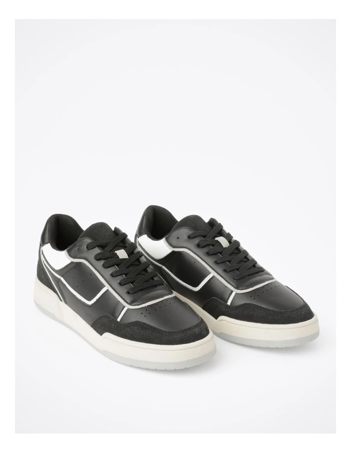 Maxim Sneaker in Black