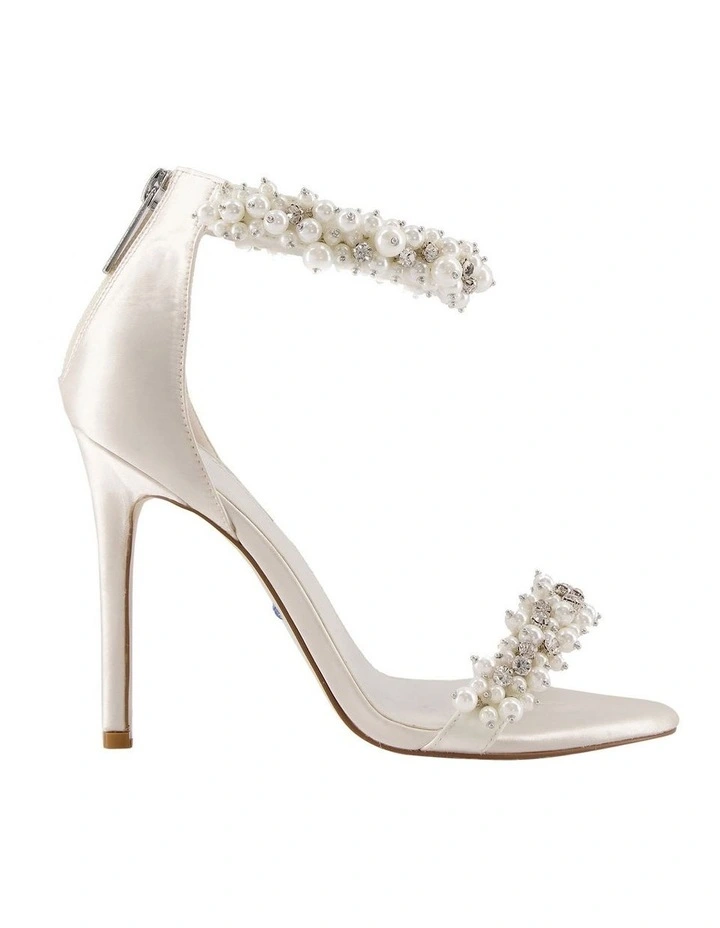 Marriage Peep-toe Pump in Ivory