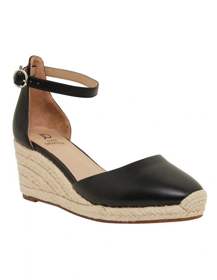 Peru Wedge Sandal in Black Leather
