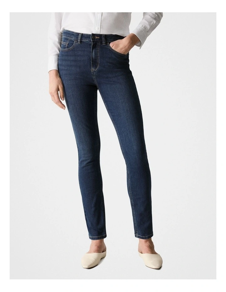 Slim Jean in Washed Indigo