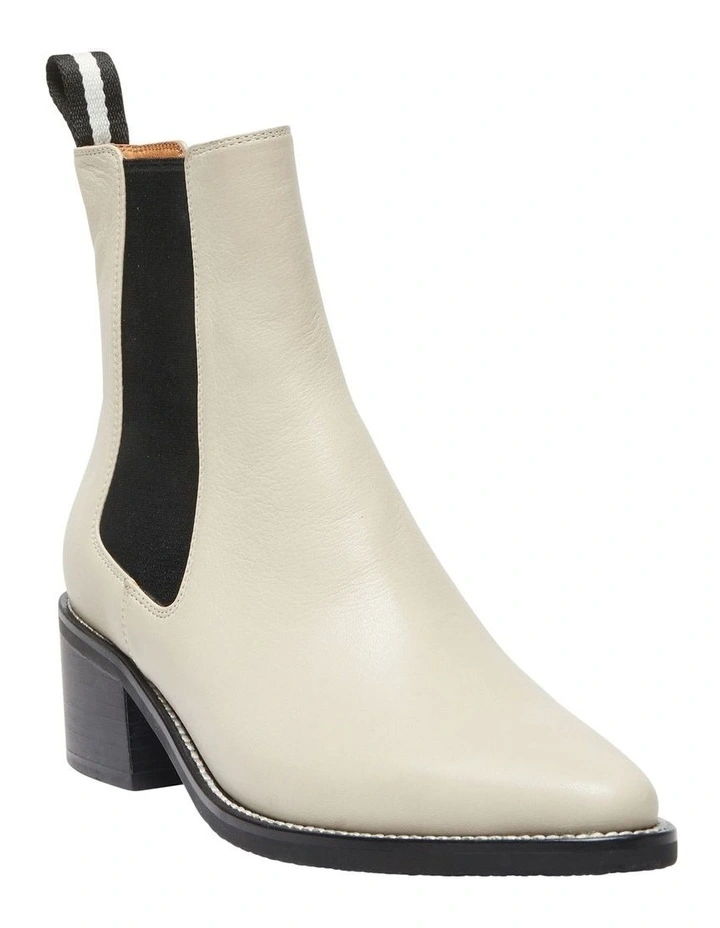 Federal Leather Boots in Off White
