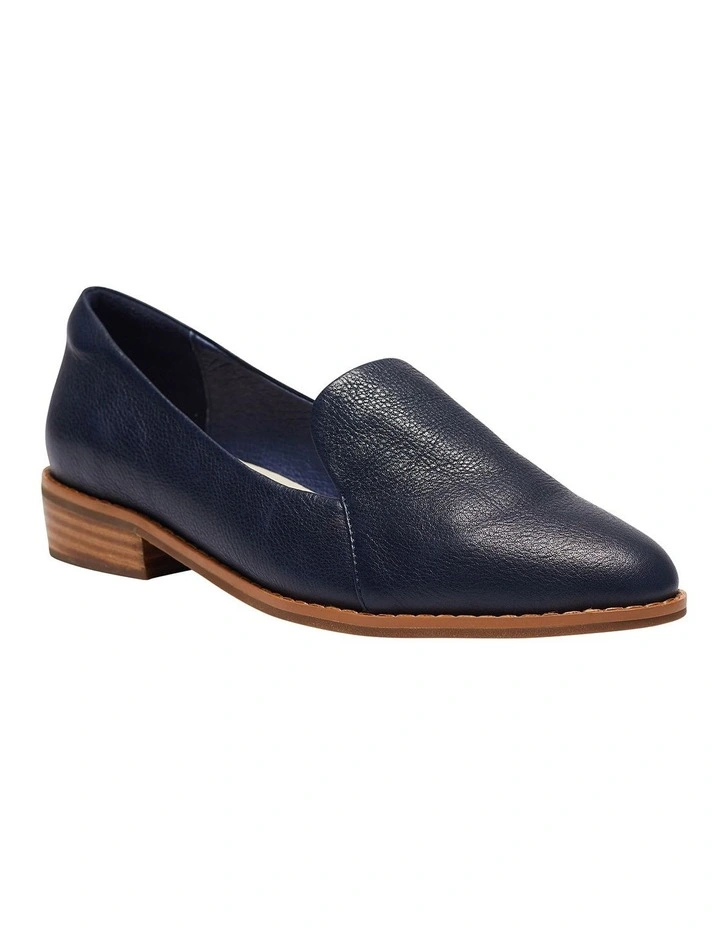 Tara Flat Shoes in Navy Leather