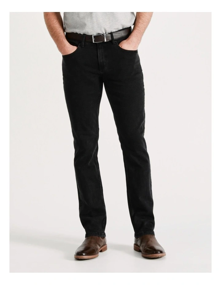 Essential Jeans in Black