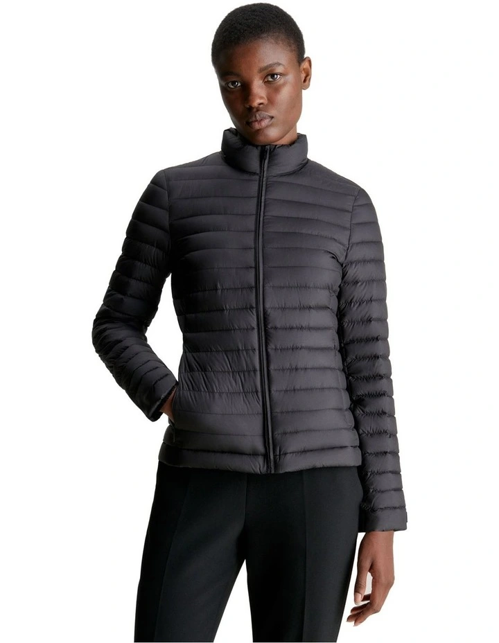 Packable Super Lw Padded Jacket in Black